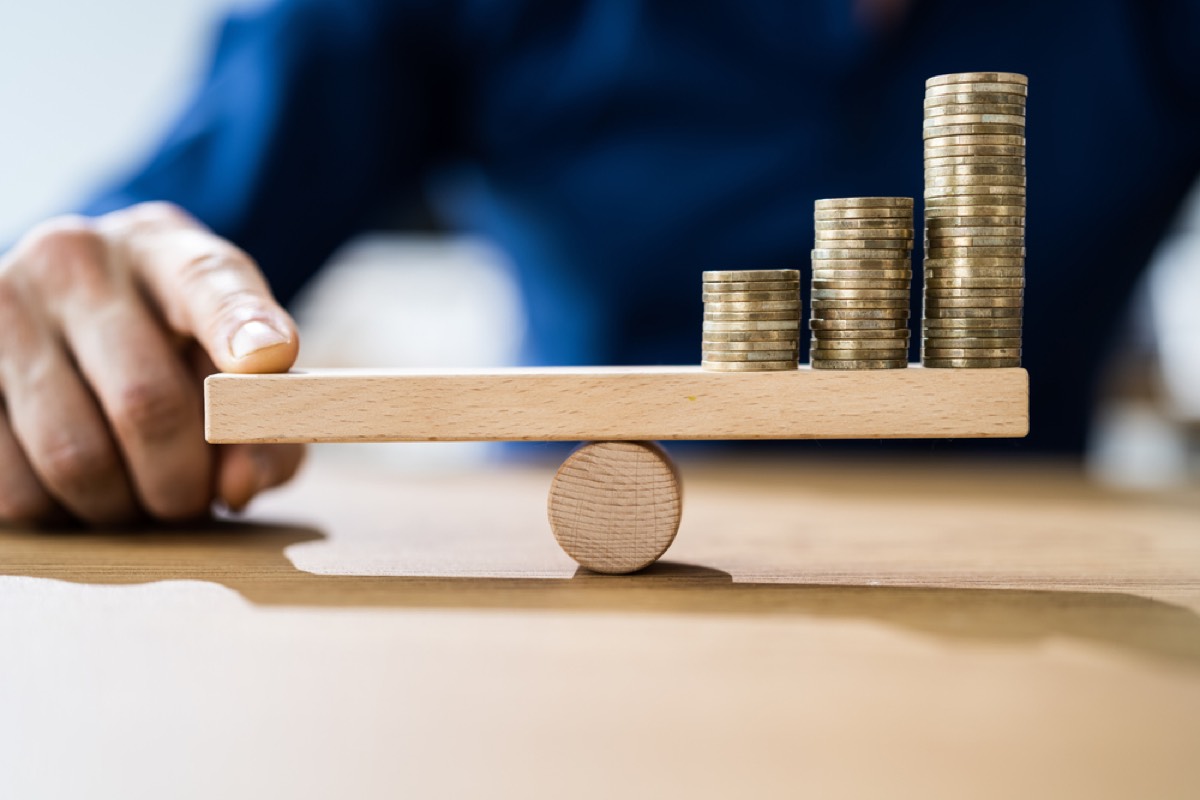 Entenda a relação entre risco e retorno nos investimentos e saiba como melhorar resultados